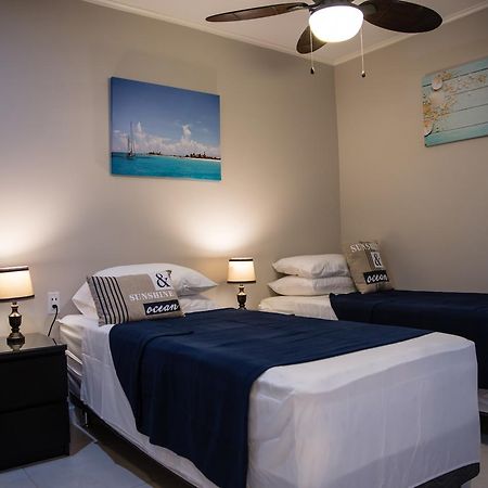 The Pier Beach Inn & Suites Willemstad Exterior foto