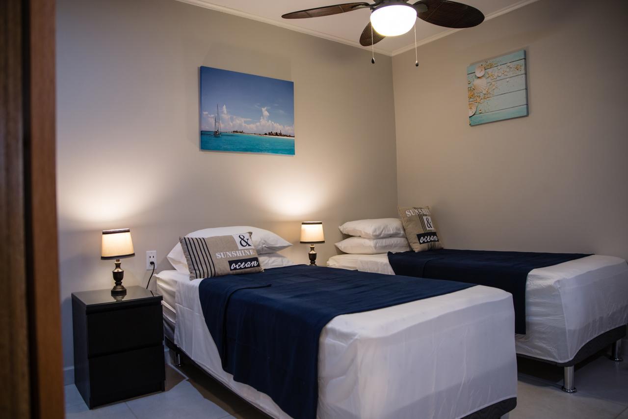 The Pier Beach Inn & Suites Willemstad Exterior foto